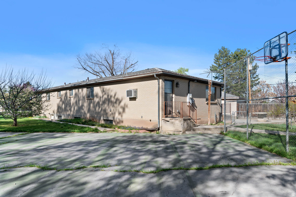 3215 S 2100 ST Millcreek, UT 84109