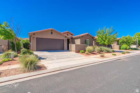 3800 PARADISE VILLAGE DR #49 DR #49 Santa Clara, UT 84765