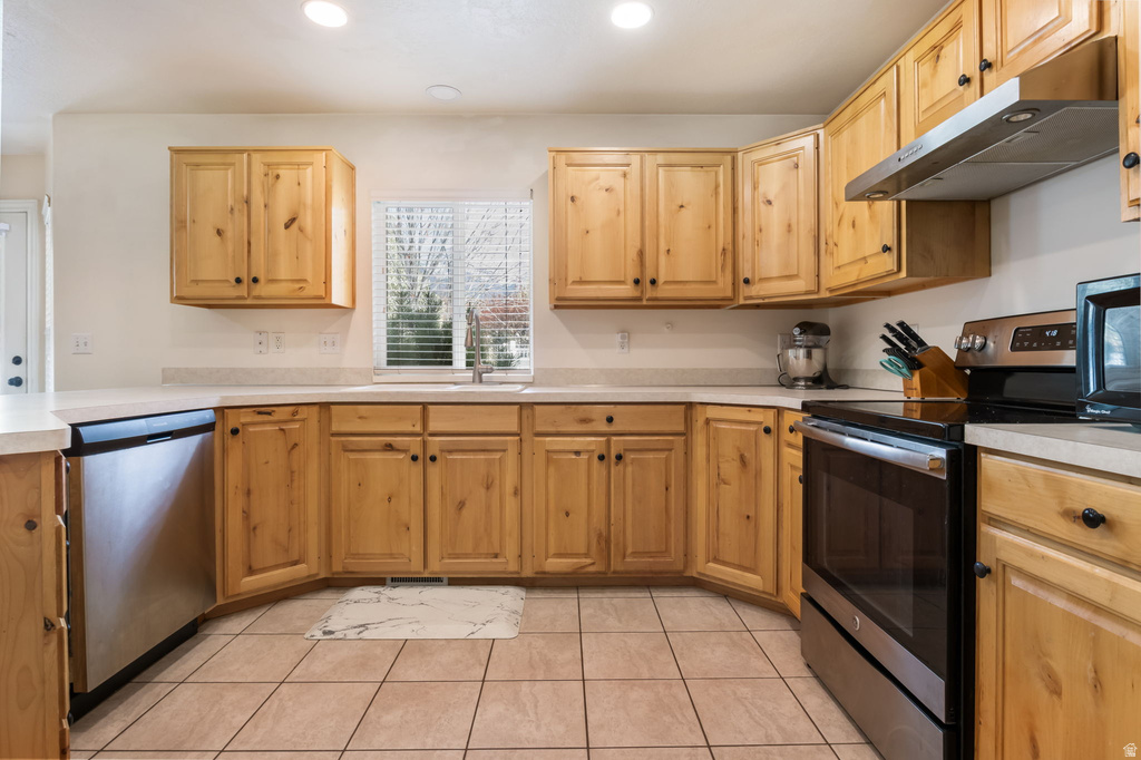 668 E CLEARWATER DR Layton, UT 84041