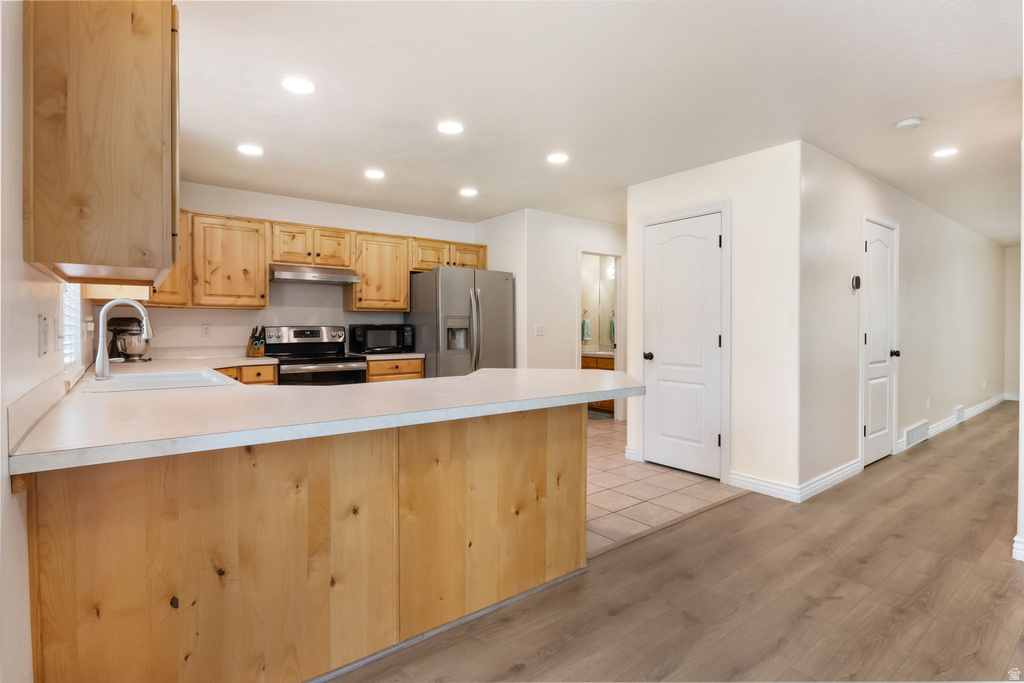 668 E CLEARWATER DR Layton, UT 84041