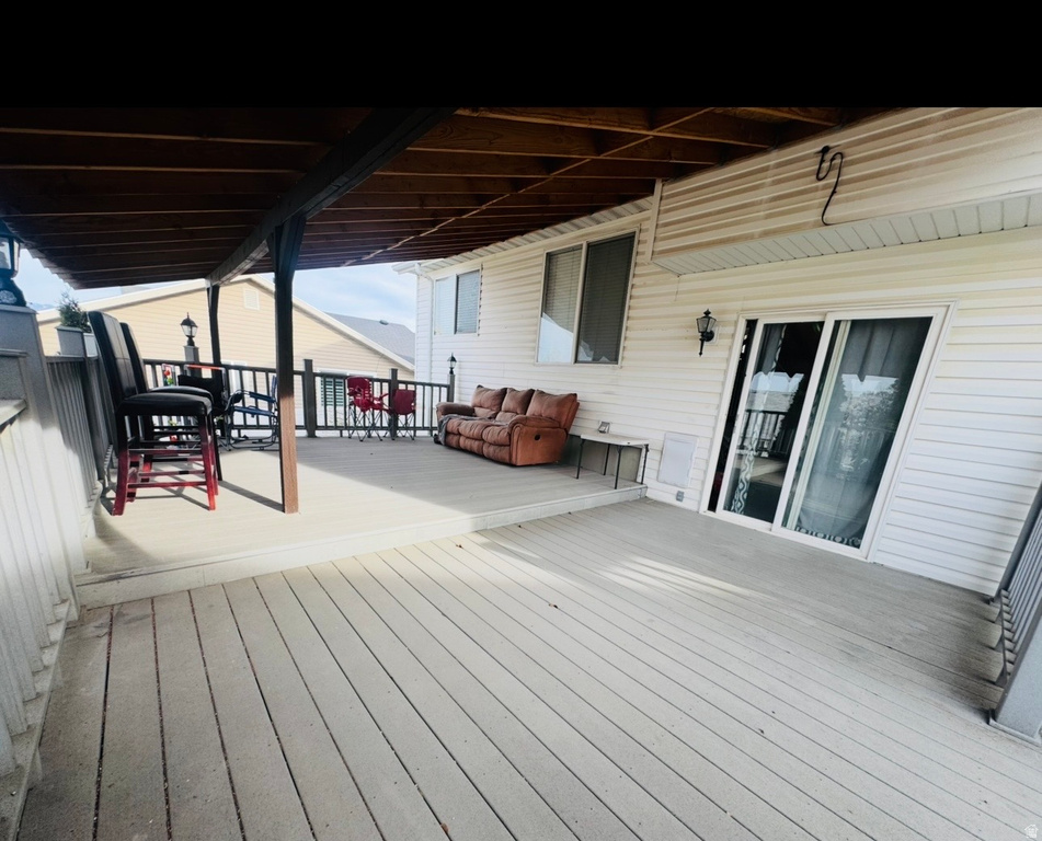 5504 W RIDGE FLOWER WAY Salt Lake City, UT 84118