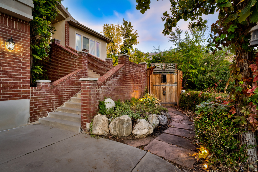 1934 N HORSEMAN CIR Layton, UT 84040