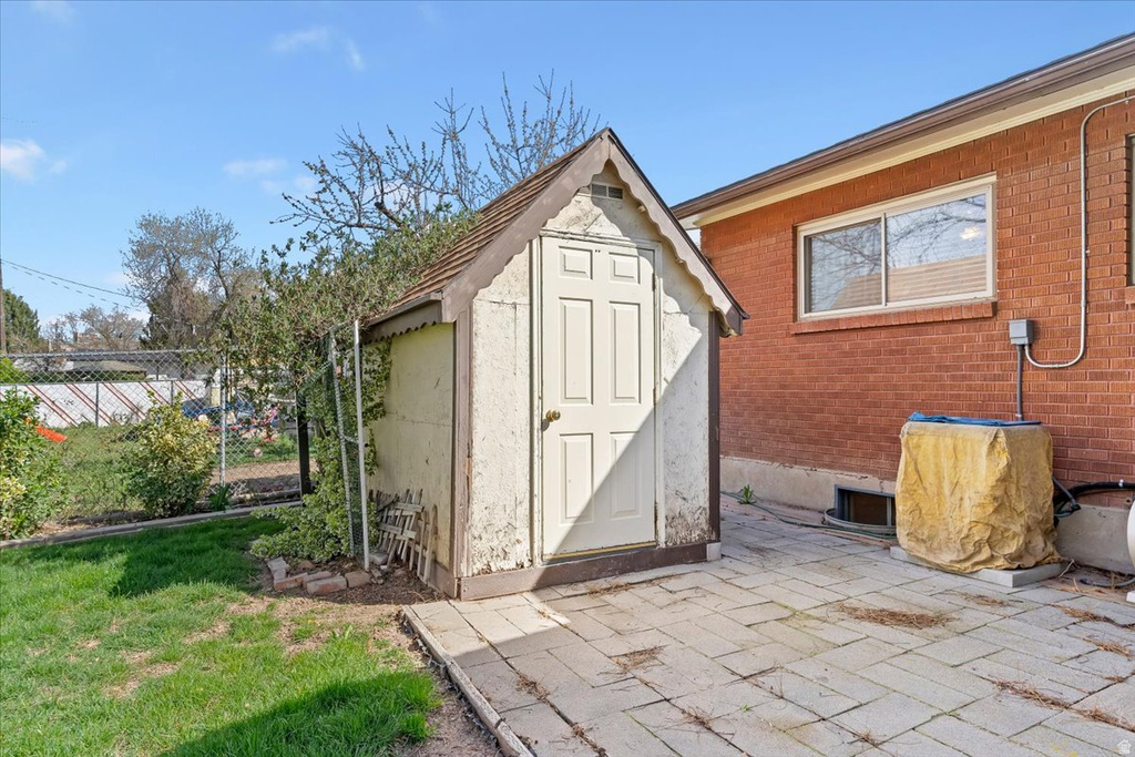 1183 MALA DR Layton, UT 84041