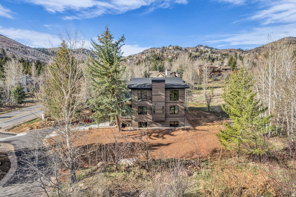 7775 N PINEBROOK RD Park City, UT 84098