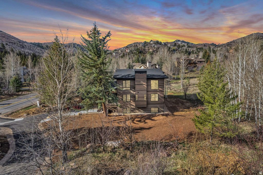 7775 N PINEBROOK RD Park City, UT 84098
