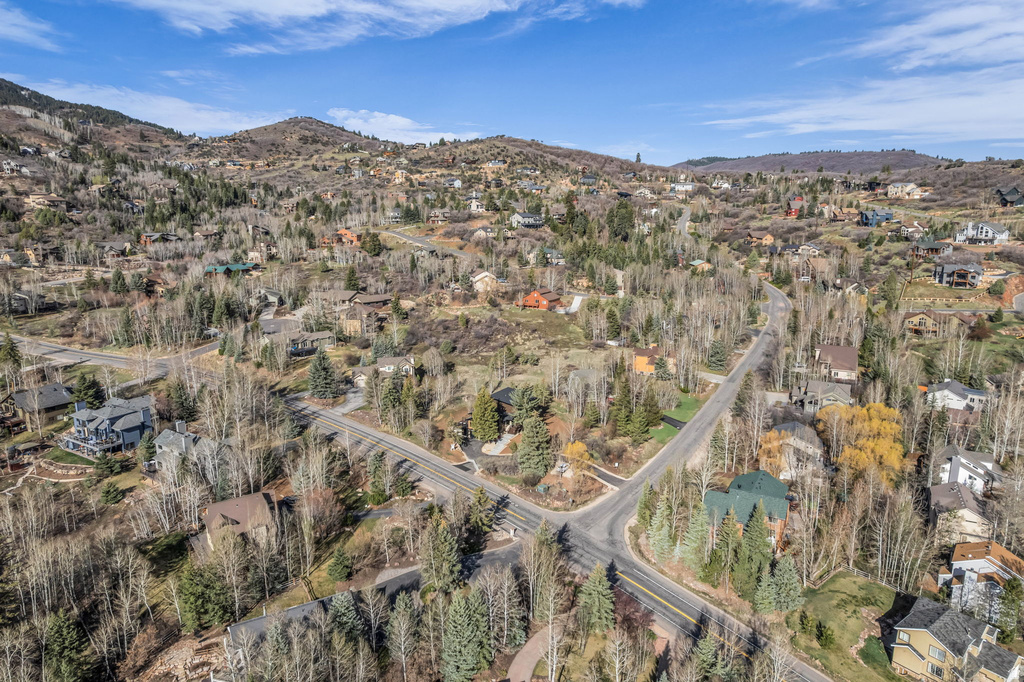 7775 N PINEBROOK RD Park City, UT 84098