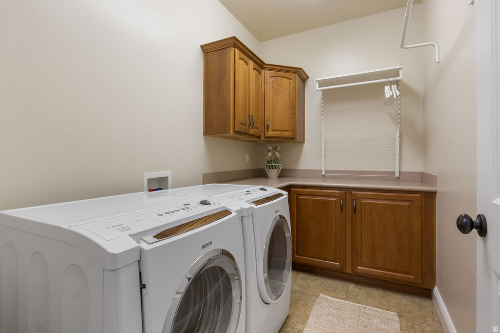 1733 N LYNDI LN Saratoga Springs, UT 84045