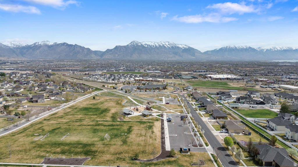 1733 N LYNDI LN Saratoga Springs, UT 84045