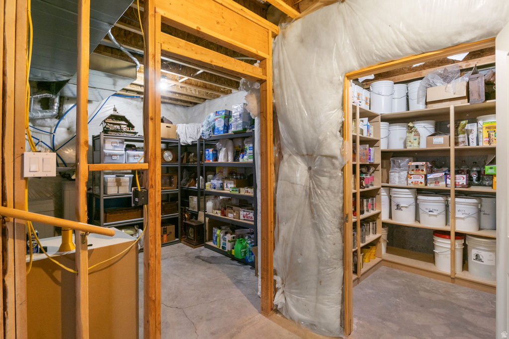 1733 N LYNDI LN Saratoga Springs, UT 84045