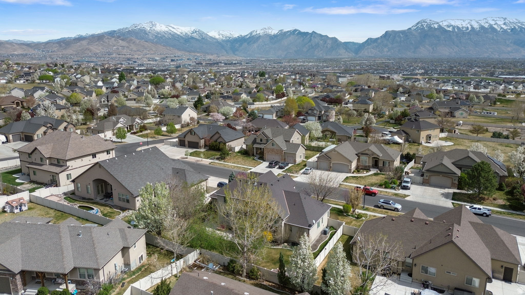 1733 N LYNDI LN Saratoga Springs, UT 84045