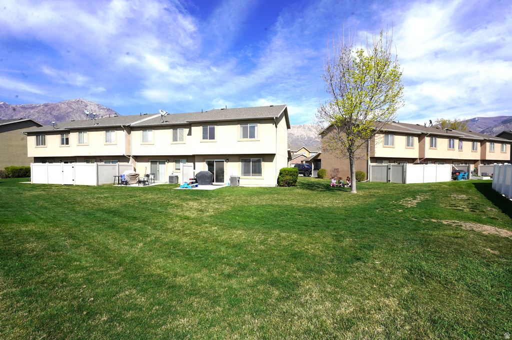 143 W ARLINGTON WAY Harrisville, UT 84414