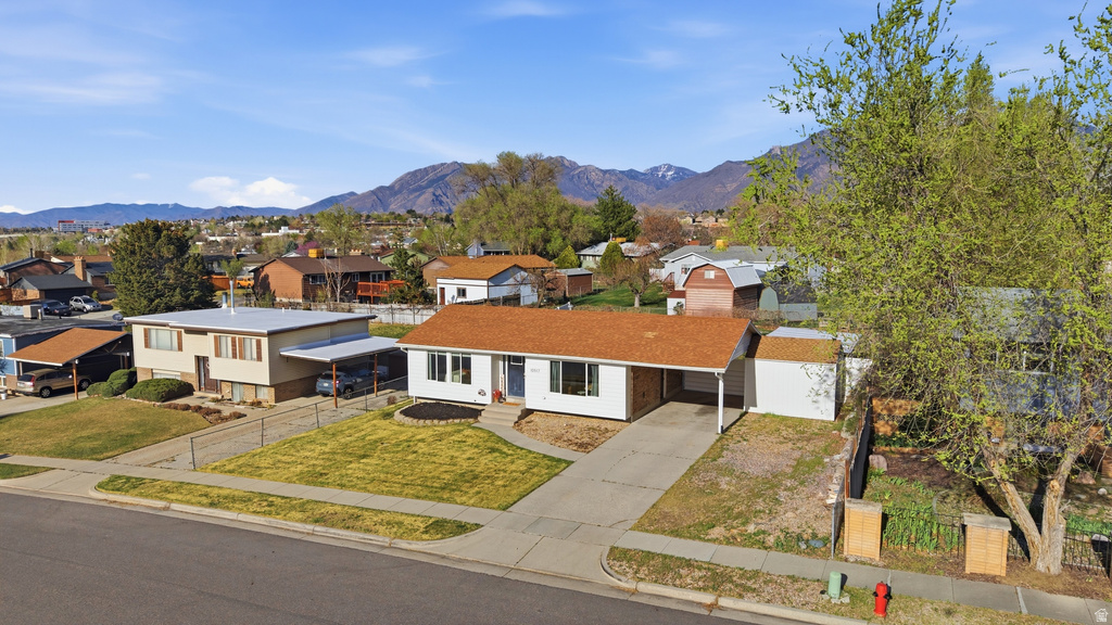 10517 S LARKSPUR DR Sandy, UT 84094