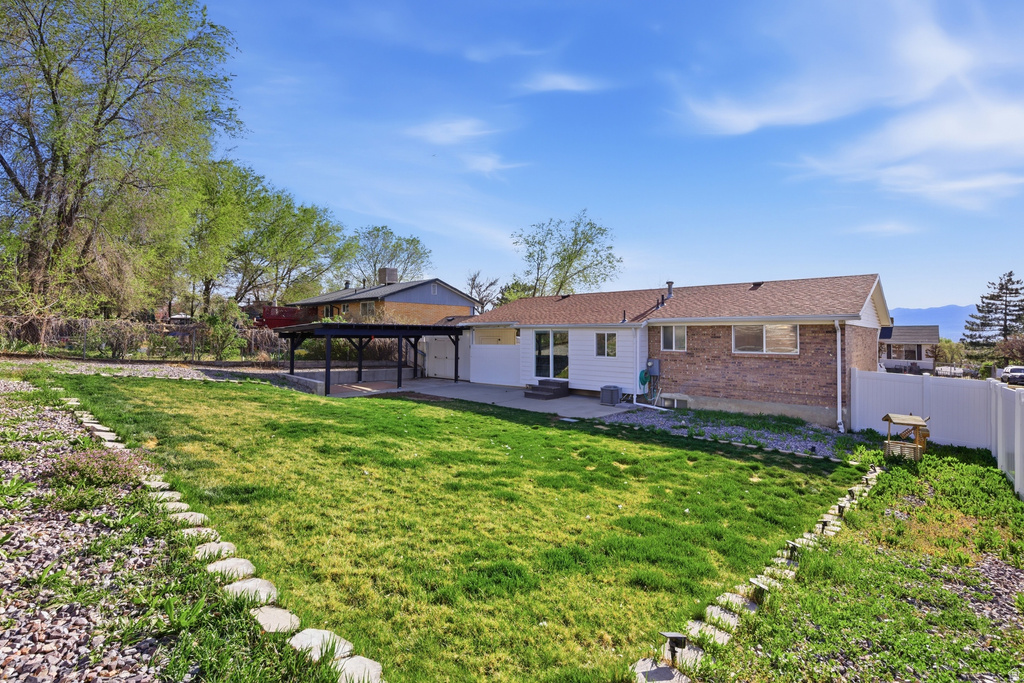 10517 S LARKSPUR DR Sandy, UT 84094