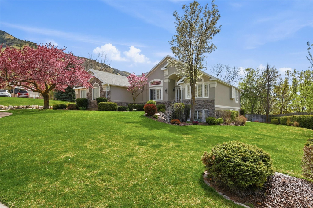 1562 BRAXTON PL Logan, UT 84321