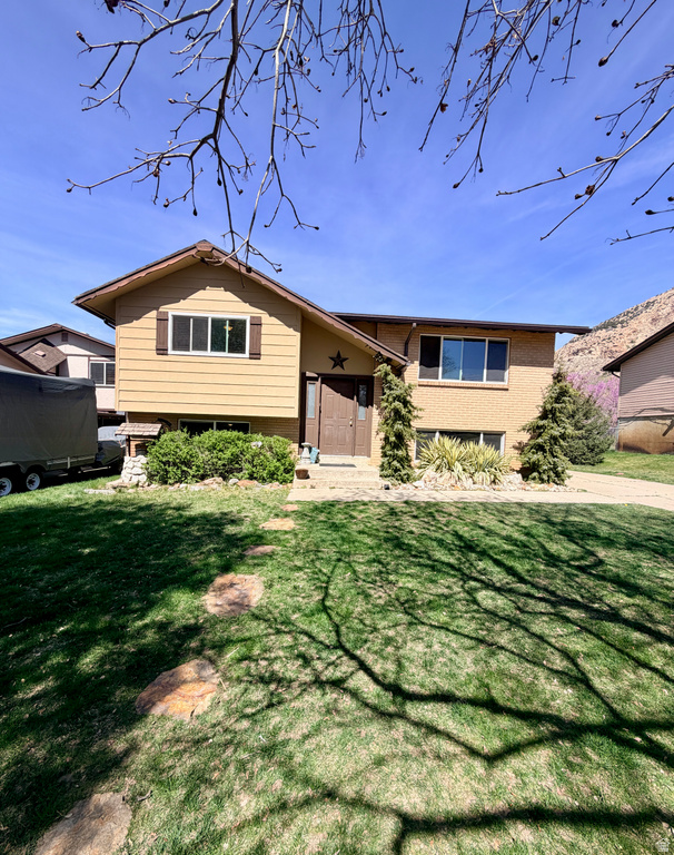 976 E 500 N Roy, UT 84067