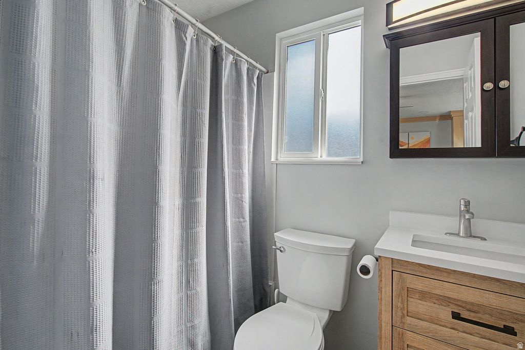 3087 N 2250 E Layton, UT 84040