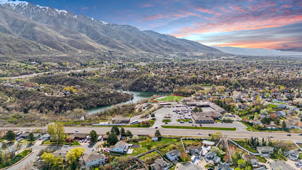 3087 N 2250 E Layton, UT 84040