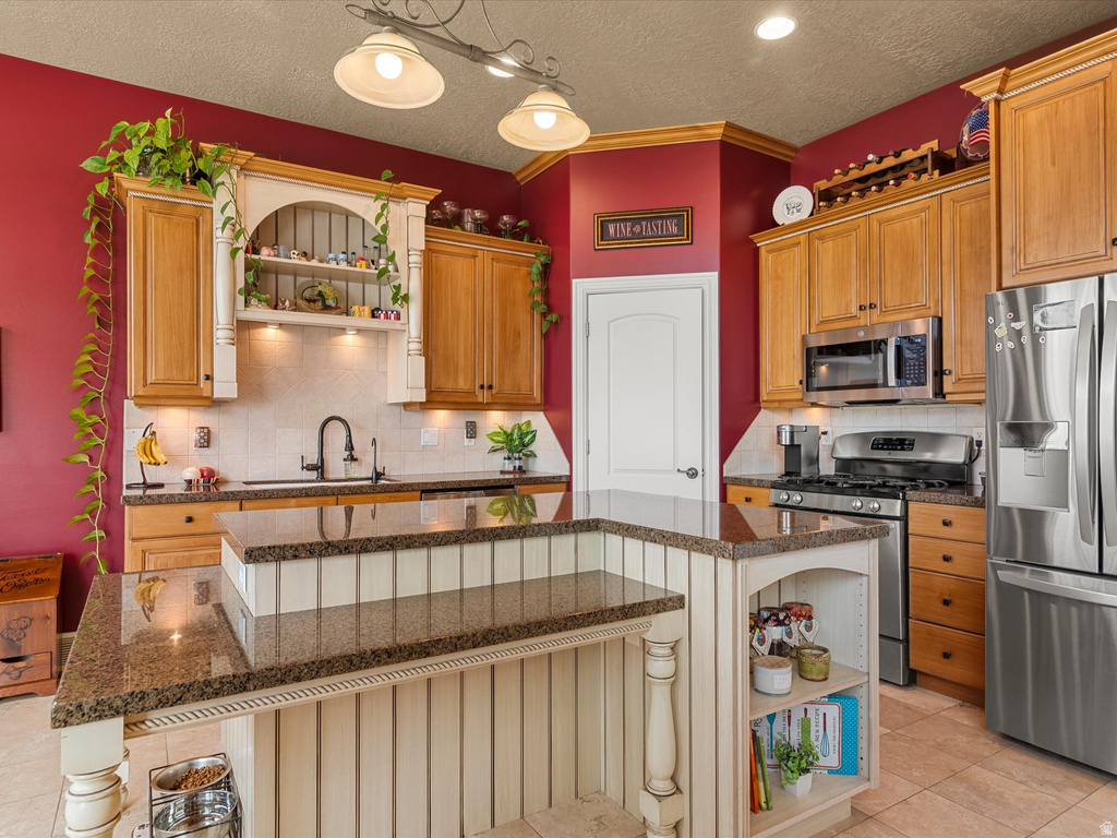 1134 W 2275 S Syracuse, UT 84075