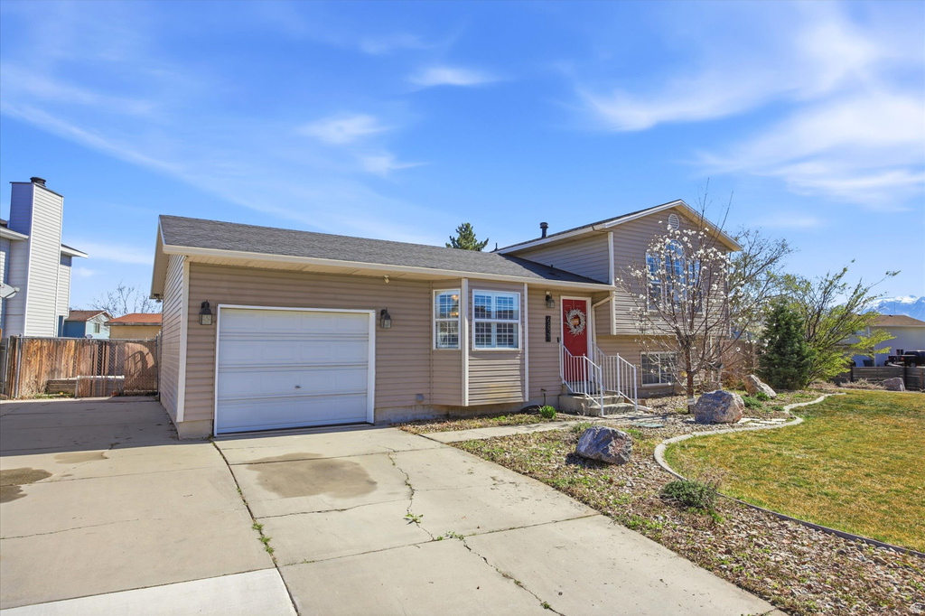 6831 S FOX RIDGE WAY West Jordan, UT 84081