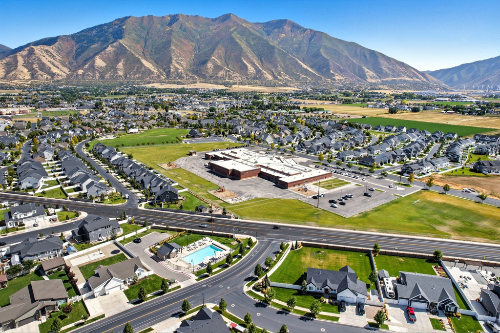 572 S CHAMBERLAIN ST Mapleton, UT 84664