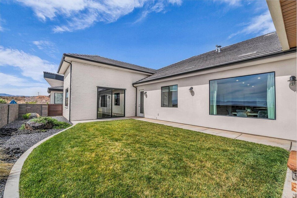 1398 E DELLCORERO DR St George, UT 84770