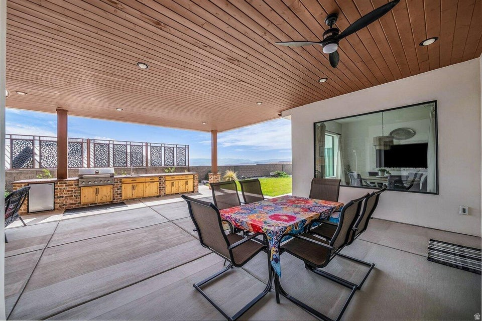 1398 E DELLCORERO DR St George, UT 84770
