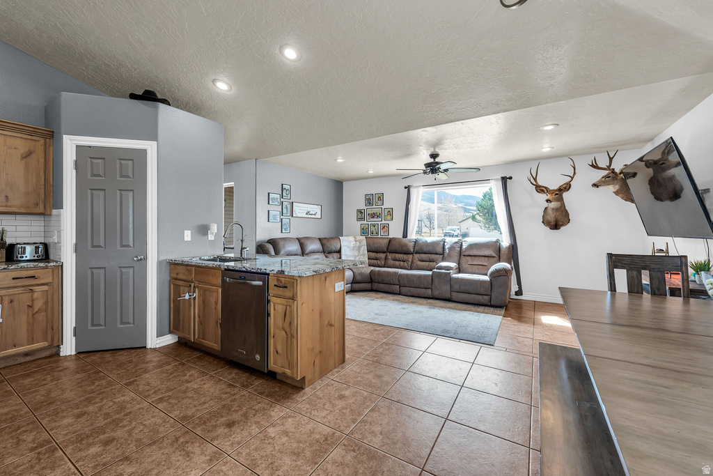 1901 SADDLEBACK DR Enoch, UT 84721