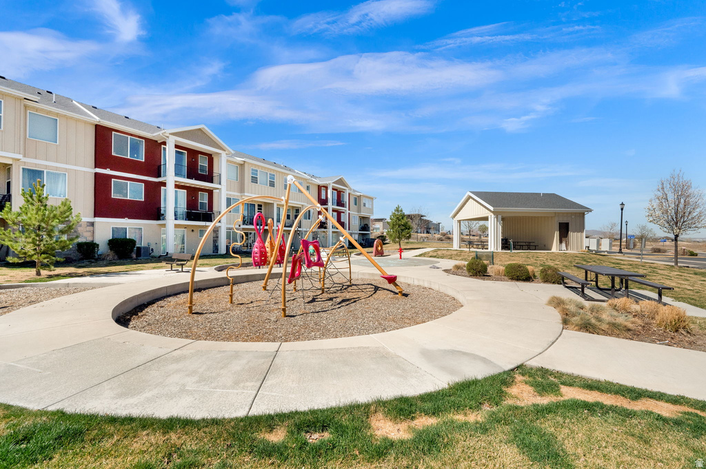 37 E CHIP SHOT LOOP #4B Saratoga Springs, UT 84045