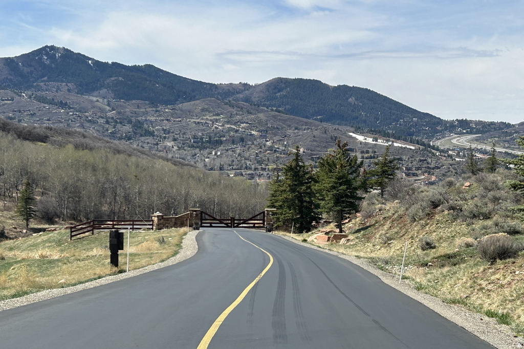 1950 W RED HAWK TRL Snyderville, UT 84098