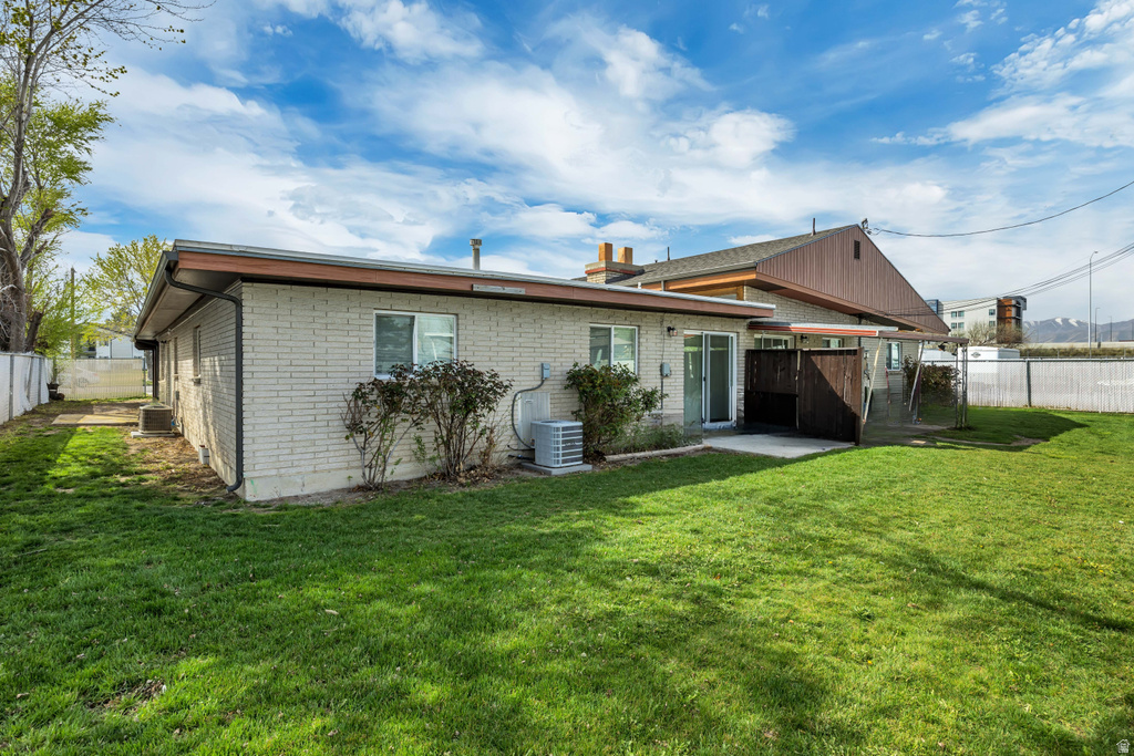 2318 W 3650 S West Valley City, UT 84119