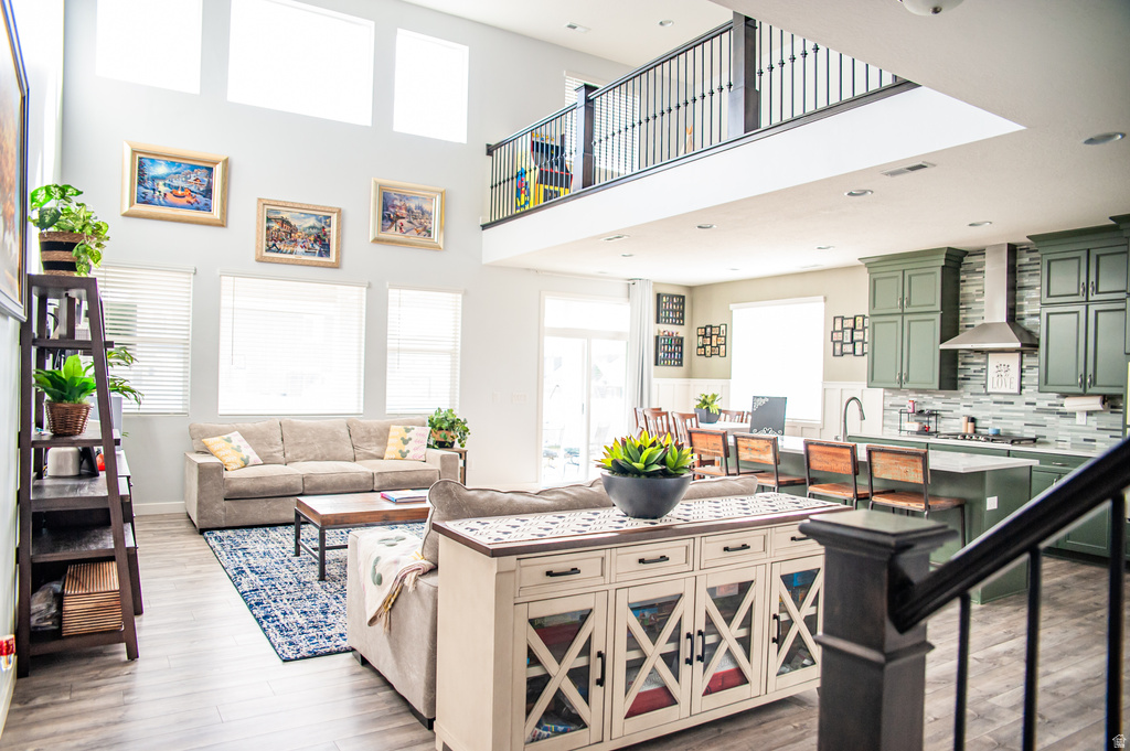 2353 W THOMAS CT Syracuse, UT 84075