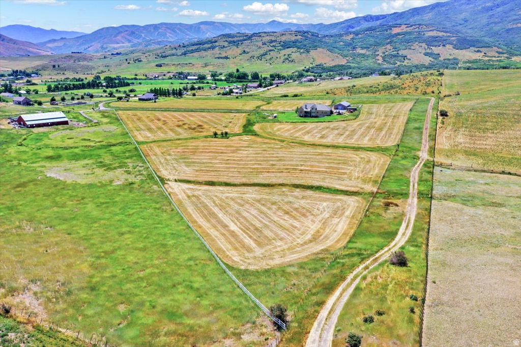 667 HARDSCRABBLE RD Porterville, UT 84050