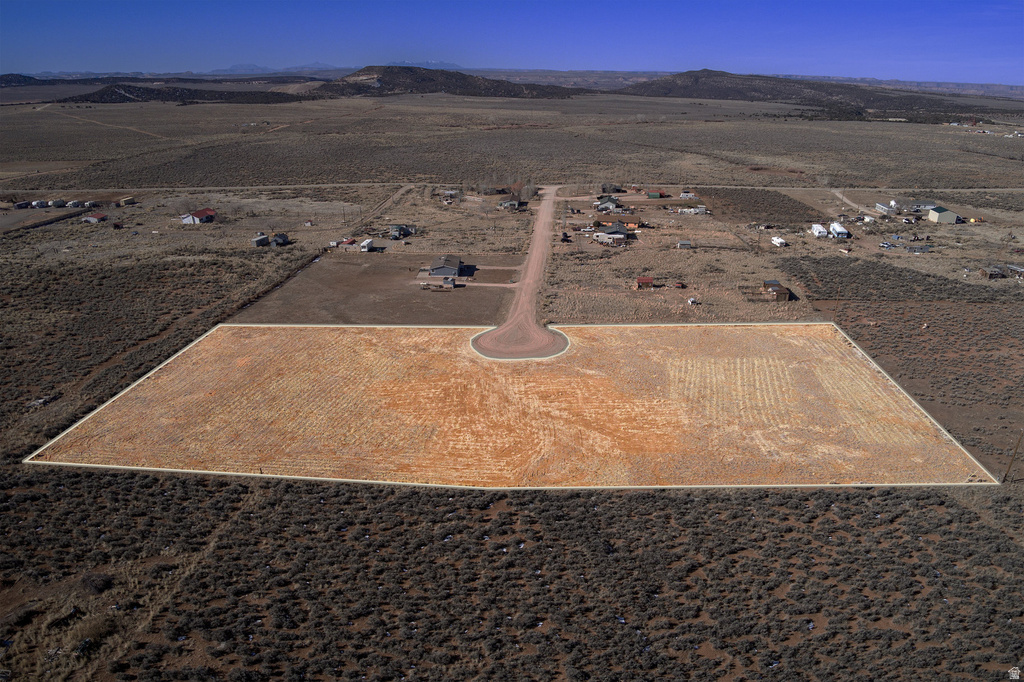 112 E MADDISON AVE La Sal, UT 84530