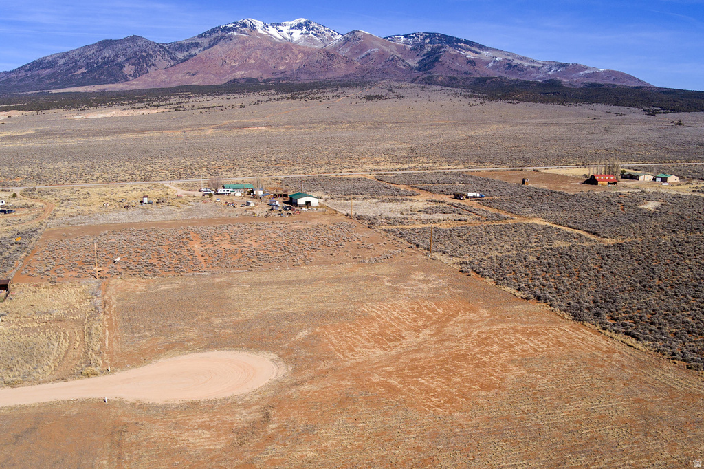 112 E MADDISON AVE La Sal, UT 84530