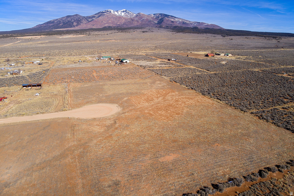 112 E MADDISON AVE La Sal, UT 84530