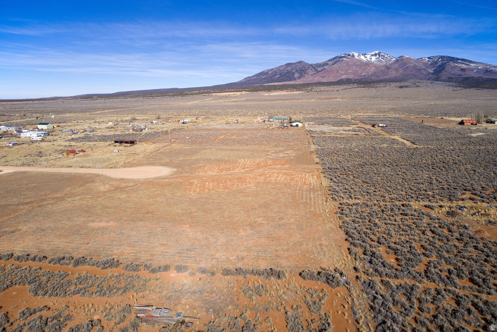 112 E MADDISON AVE La Sal, UT 84530