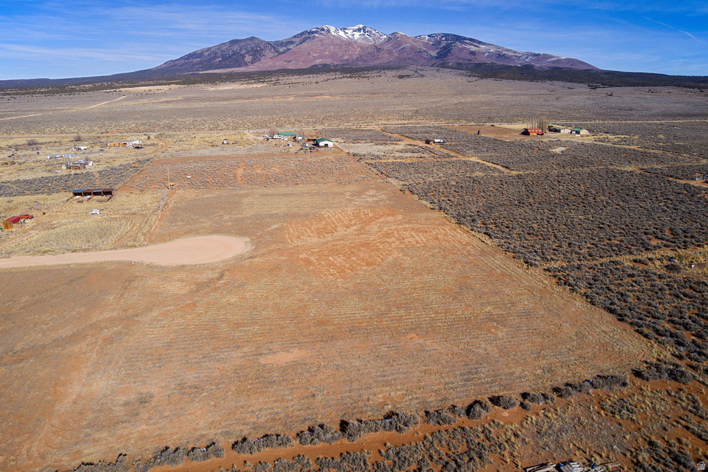 112 E MADDISON AVE La Sal, UT 84530