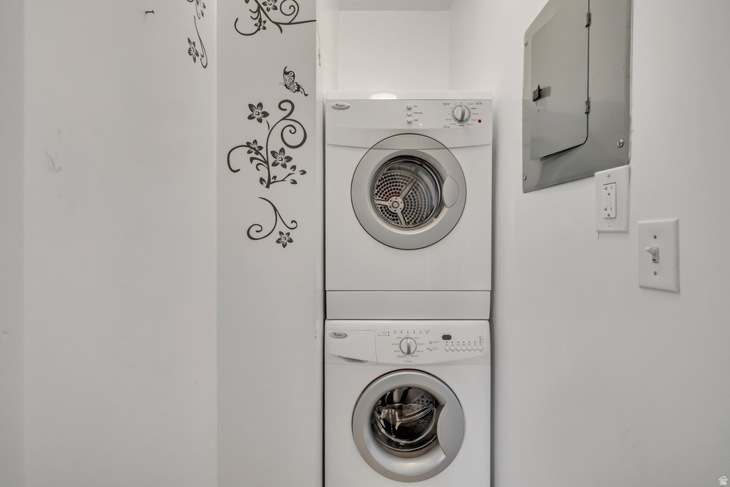 804 E GATEWOOD DR Sandy, UT 84094