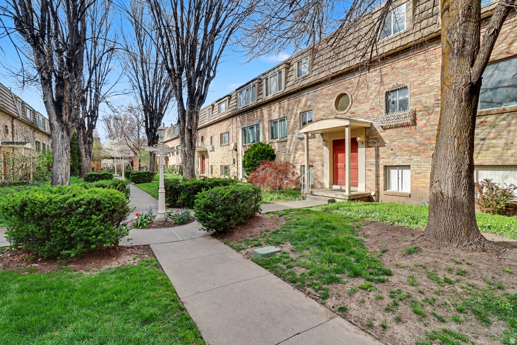 2220 E MURRAY HOLLADAY RD #80 Holladay, UT 84117