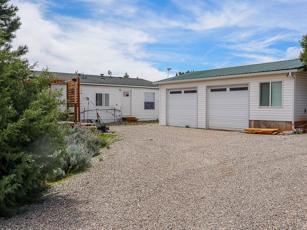 1438 S 2300 E New Harmony, UT 84757