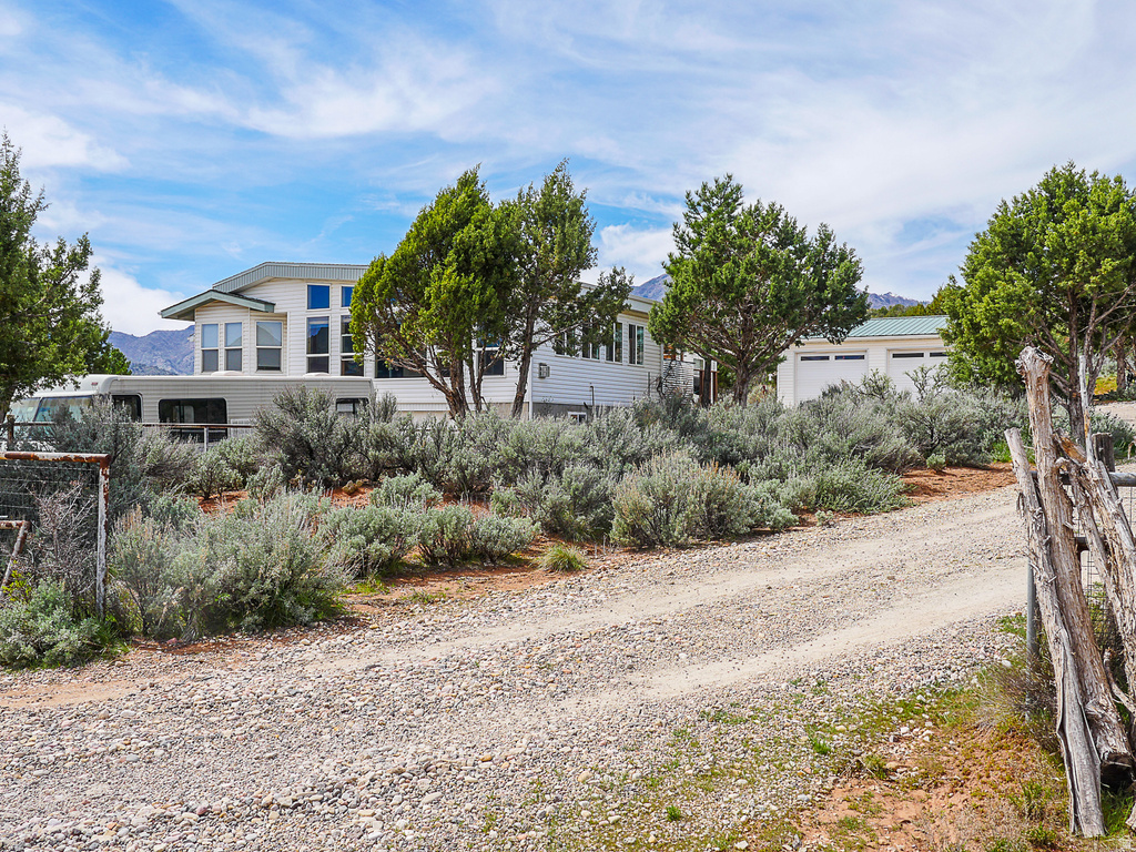 1438 S 2300 E New Harmony, UT 84757