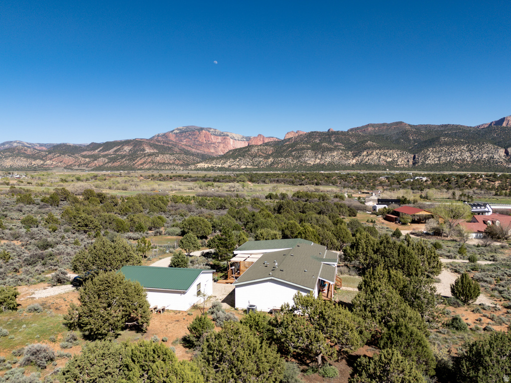 1438 S 2300 E New Harmony, UT 84757
