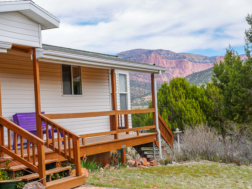 1438 S 2300 E New Harmony, UT 84757