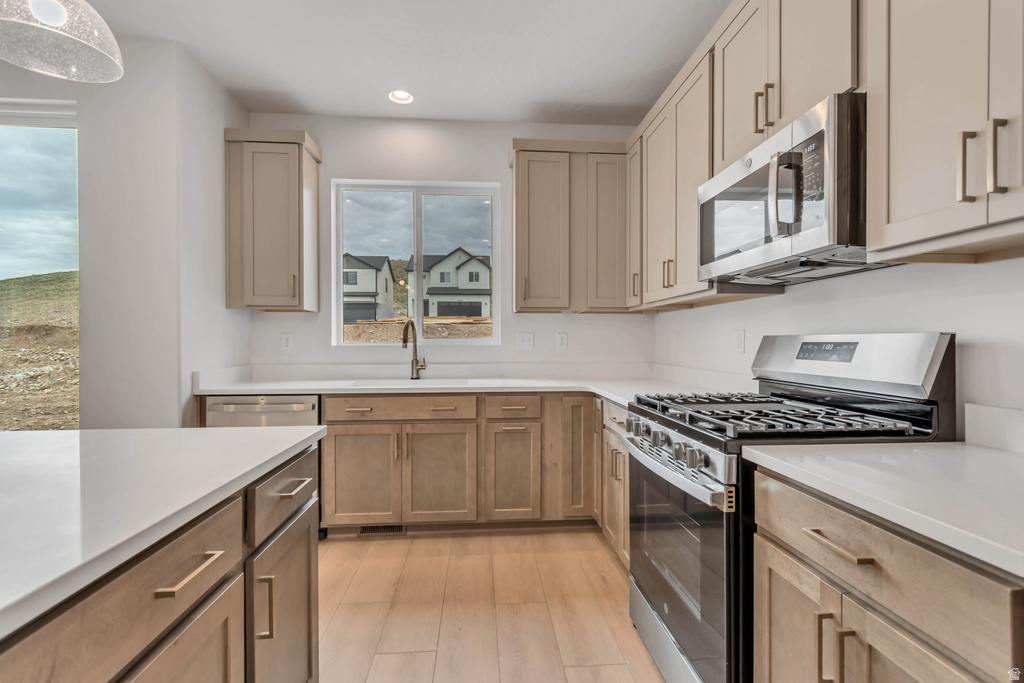 6734 S GLADE CREEK DRIVE DR #237 West Jordan, UT 84081