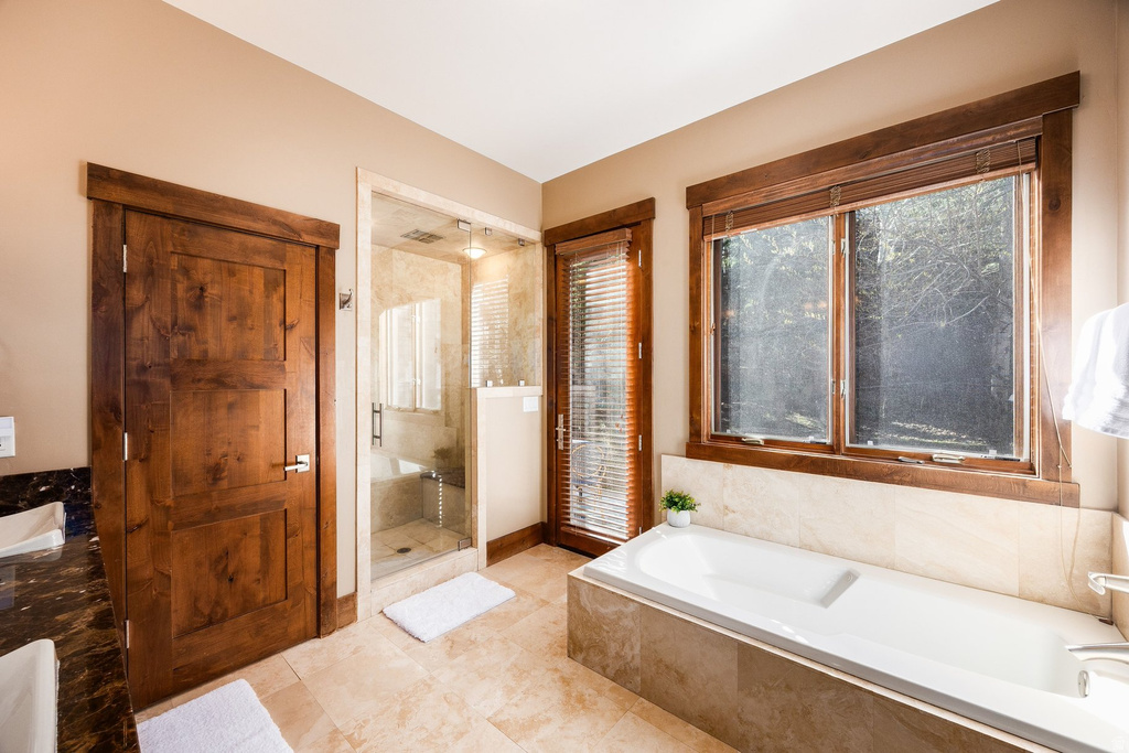 652 ROSSIE HILL DR Park City, UT 84060