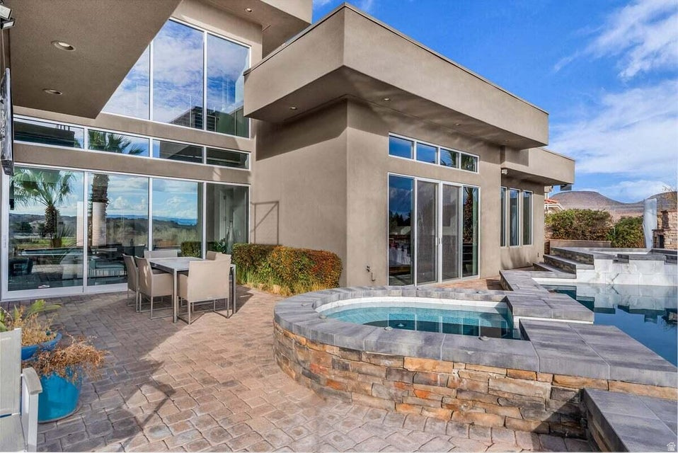 1957 W 350 N St George, UT 84770