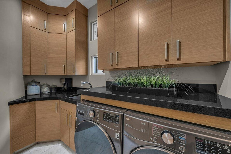 1957 W 350 N St George, UT 84770