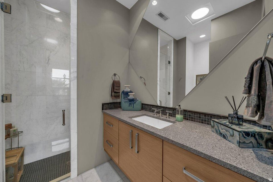 1957 W 350 N St George, UT 84770