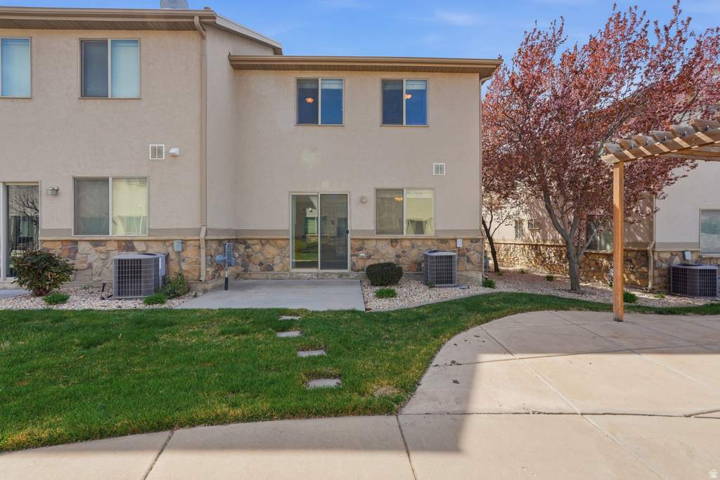 1068 E 16TH ST Ogden, UT 84404