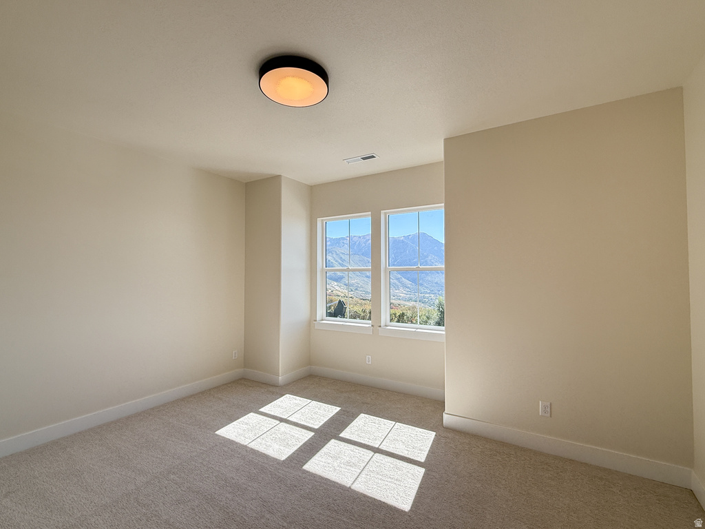 770 E MOUNTAIN RD North Ogden, UT 84414